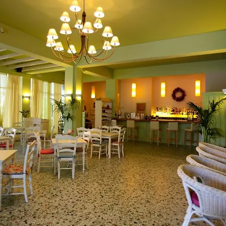 Hotel Oassis Kassiopi