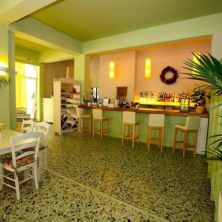 Hotel Oassis