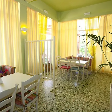 Hotel Oassis Kassiopi