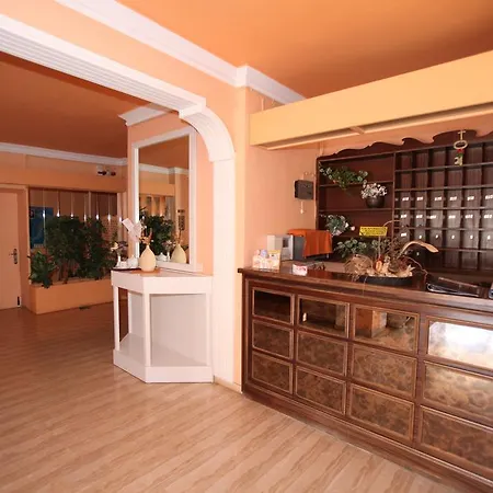 Hotel Oassis