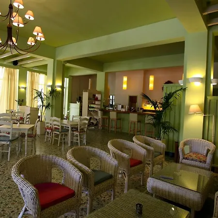 Hotel Oassis 2*